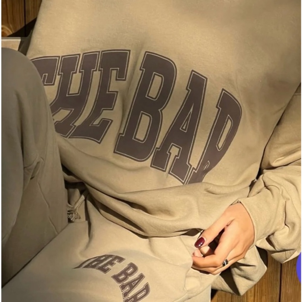 THE BAR varsity sweatshirt oversized